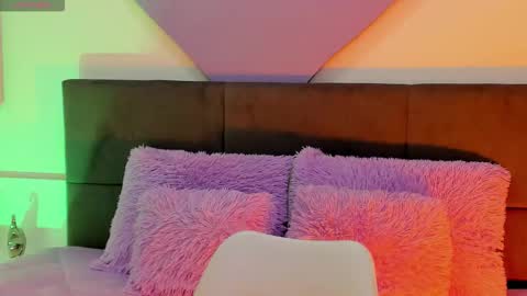 Ana My schedule 0400 - 1600 GMT -5 online show from January 17, 10:57 am