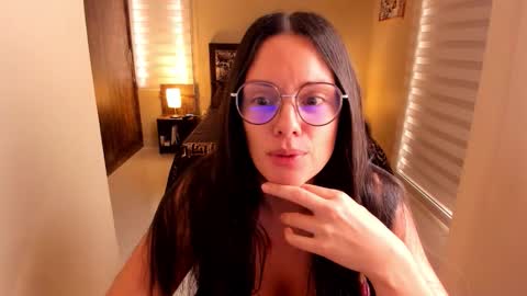 Anabel online show from October 6, 6:15 pm