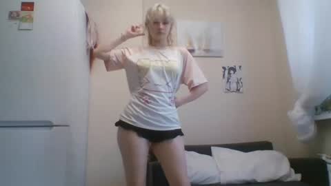 Malvina online show from July 22, 3:25 pm