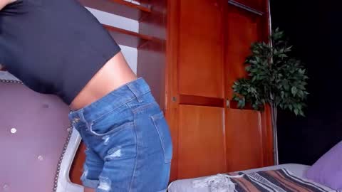 Anahi online show from November 2, 7:25 pm