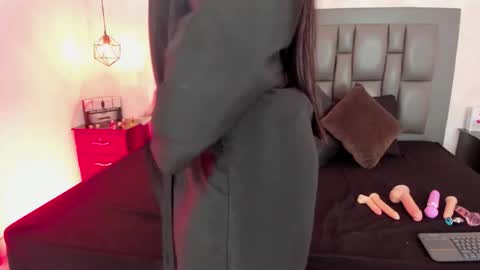 anahi  online show from February 12, 11:08 pm