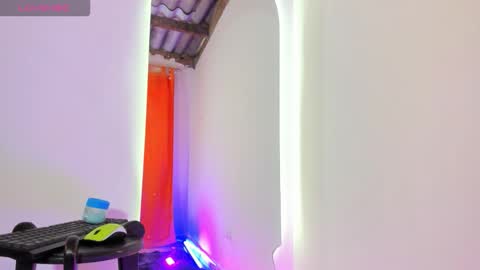 Ana  online show from February 4, 2:10 pm