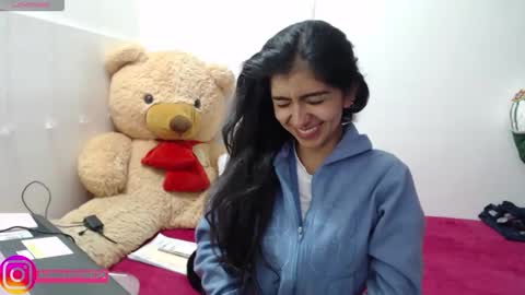 Anahi Browns online show from October 15, 8:09 pm