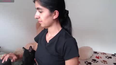 Anahi Browns online show from April 1, 7:11 pm