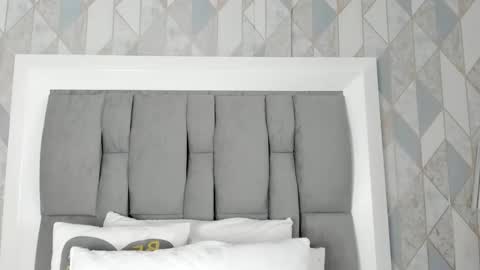   online show from October 14, 11:35 am