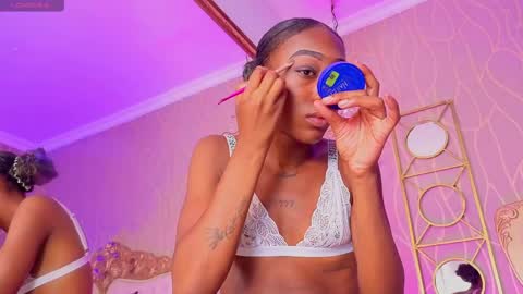 anamonroee online show from May 27, 12:39 am