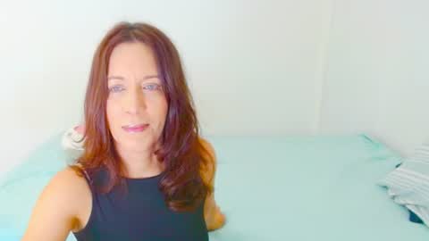 anapereira12 online show from June 12, 8:41 pm