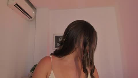 Ana online show from April 4, 7:21 pm