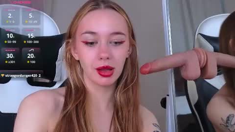 im Andarna dont forget give me thumbs up online show from June 14, 2:46 am