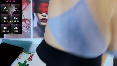 Andrea online show from December 5, 12:25 pm