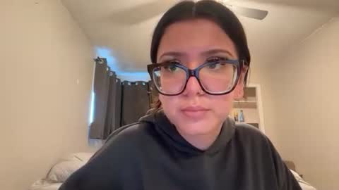 anditspinkxo online show from June 9, 8:08 pm