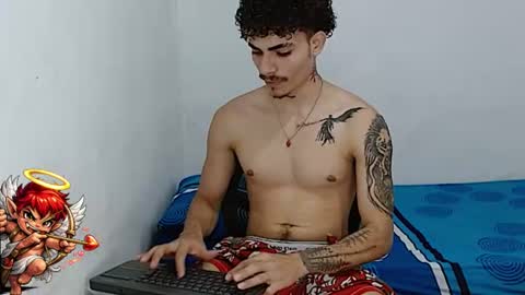 andr_093 online show from June 11, 5:38 am
