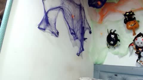 Andre online show from October 31, 9:21 am