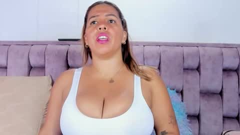 Andrea bigtits69 online show from April 16, 10:12 pm