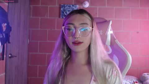 Andrea  online show from April 21, 1:29 pm