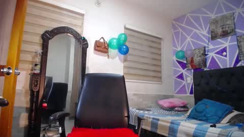 Snapshot of andrea_ospina1 chatting on October 5, 7:43 pm andrea ospina1 online show from October 5, 7:43 pm