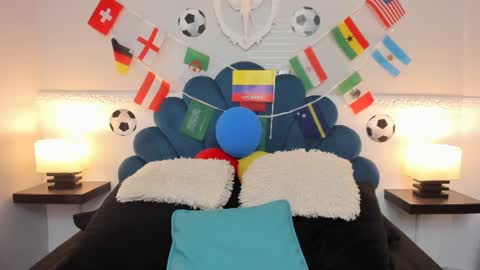 andreahgil online show from June 23, 1:50 pm