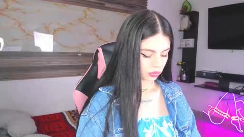 andrees_s online show from December 14, 8:15 pm