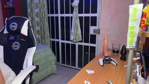 Andre Labuda online show from October 8, 9:37 am