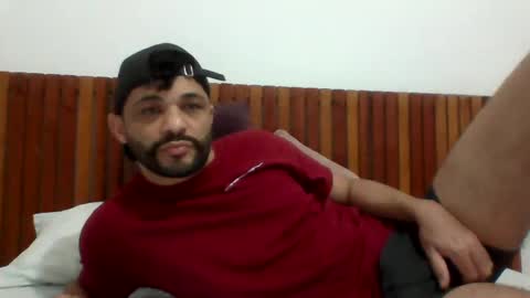 Snapshot of andreloko123 chatting on December 17, 1:29 am andreloko123 online show from December 17, 1:29 am