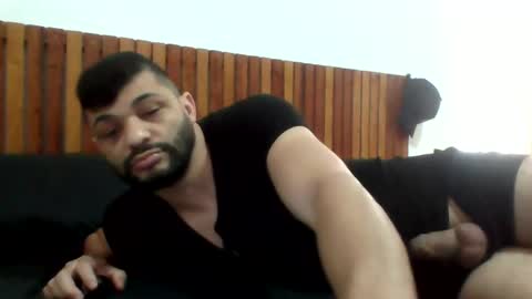 Snapshot of andreloko123 chatting on December 1, 4:32 pm andreloko123 online show from December 1, 4:32 pm