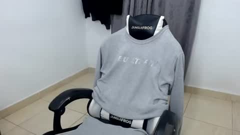 andres180950734 online show from June 27, 10:54 am