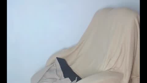 andres_arevalo online show from June 9, 9:58 pm