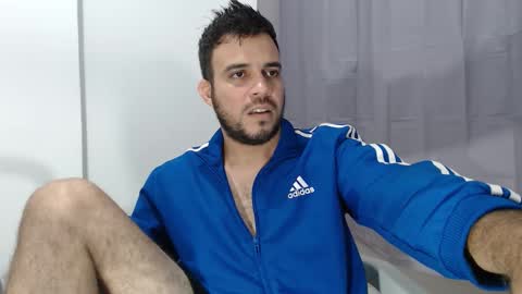 Snapshot of andres_blanco_ chatting on October 19, 6:18 am i am Andres online show from October 19, 6:18 am