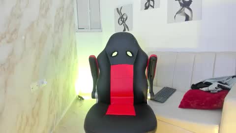 andres_stud online show from September 27, 8:34 am