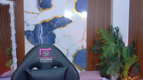 andres_tay online show from June 6, 7:03 am