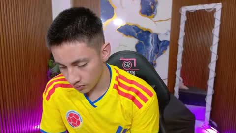 andres_tay online show from June 14, 3:08 am