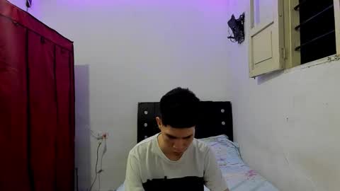 andrew_2811 online show from February 25, 4:38 am