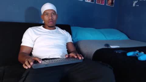 Andrew online show from February 5, 9:29 pm