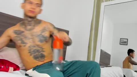 andrew_sanders69 online show from November 25, 3:16 am