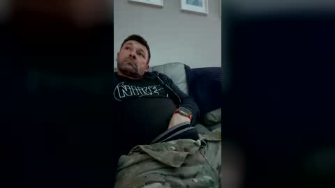 andrewbruce558625946 online show from July 3, 8:46 pm