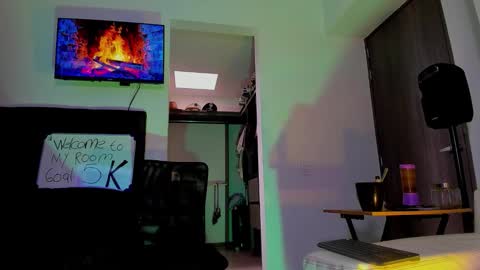 Andrew Johnson online show from September 18, 6:23 pm