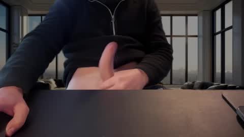 Snapshot of andrewkng chatting on December 2, 10:35 am Andrew online show from December 2, 10:35 am