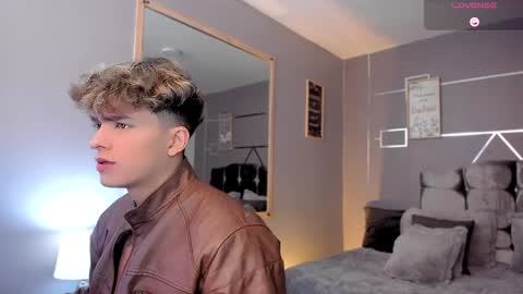 Snapshot of andrius_24 chatting on February 8, 1:22 pm      online show from February 8, 1:22 pm