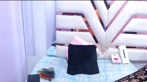 andrysaenz18 online show from February 11, 4:16 am