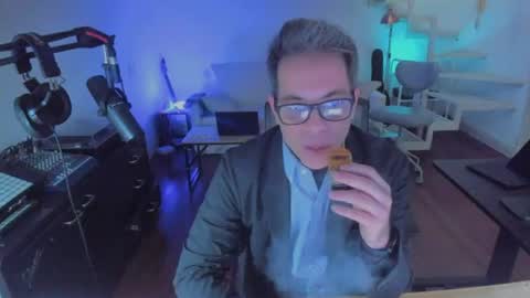 Andrew online show from July 19, 10:51 am