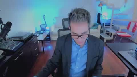 Andrew online show from July 31, 5:03 pm