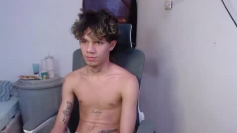 andy_dan1 online show from July 7, 7:23 am