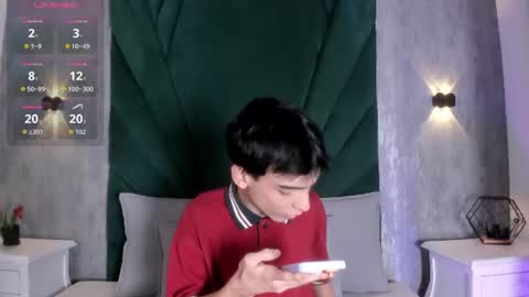 A N D Y online show from June 8, 12:39 pm