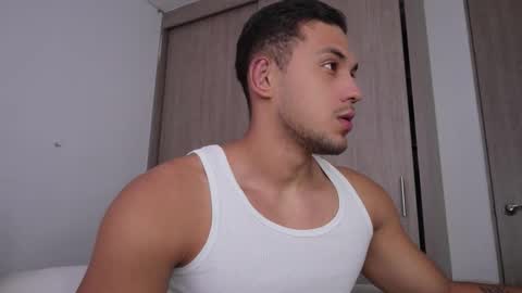 Snapshot of andy_weld chatting on October 22, 12:40 pm my onlyfans online show from October 22, 12:40 pm