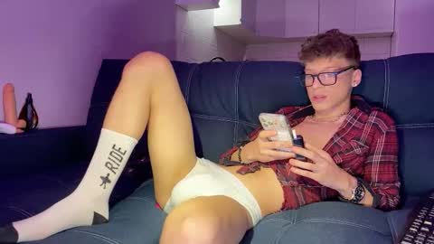 AndyTwinkkk online show from March 18, 4:24 pm