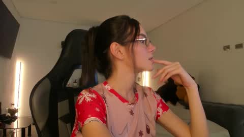      online show from March 6, 3:16 am