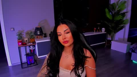 Anne online show from April 21, 5:31 pm