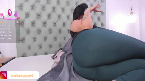 Snapshot of anette_cooper chatting on September 19, 4:49 am anette_cooper online show from September 19, 4:49 am