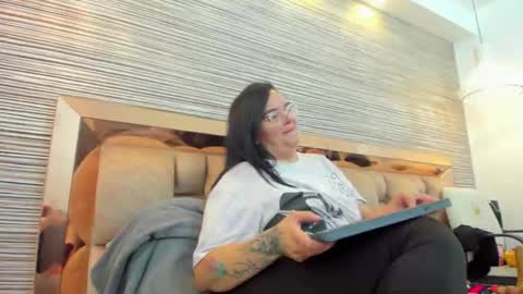 anette_cooper online show from October 31, 4:46 am