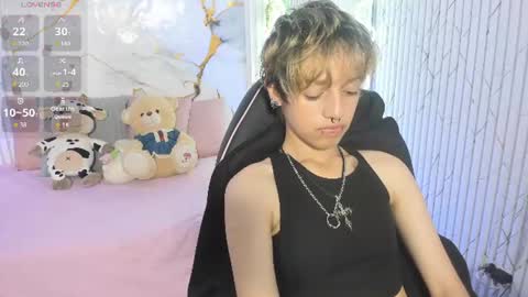 angeel_tay online show from June 12, 7:35 pm